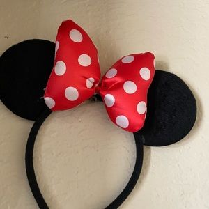 Minnie Mouse ears